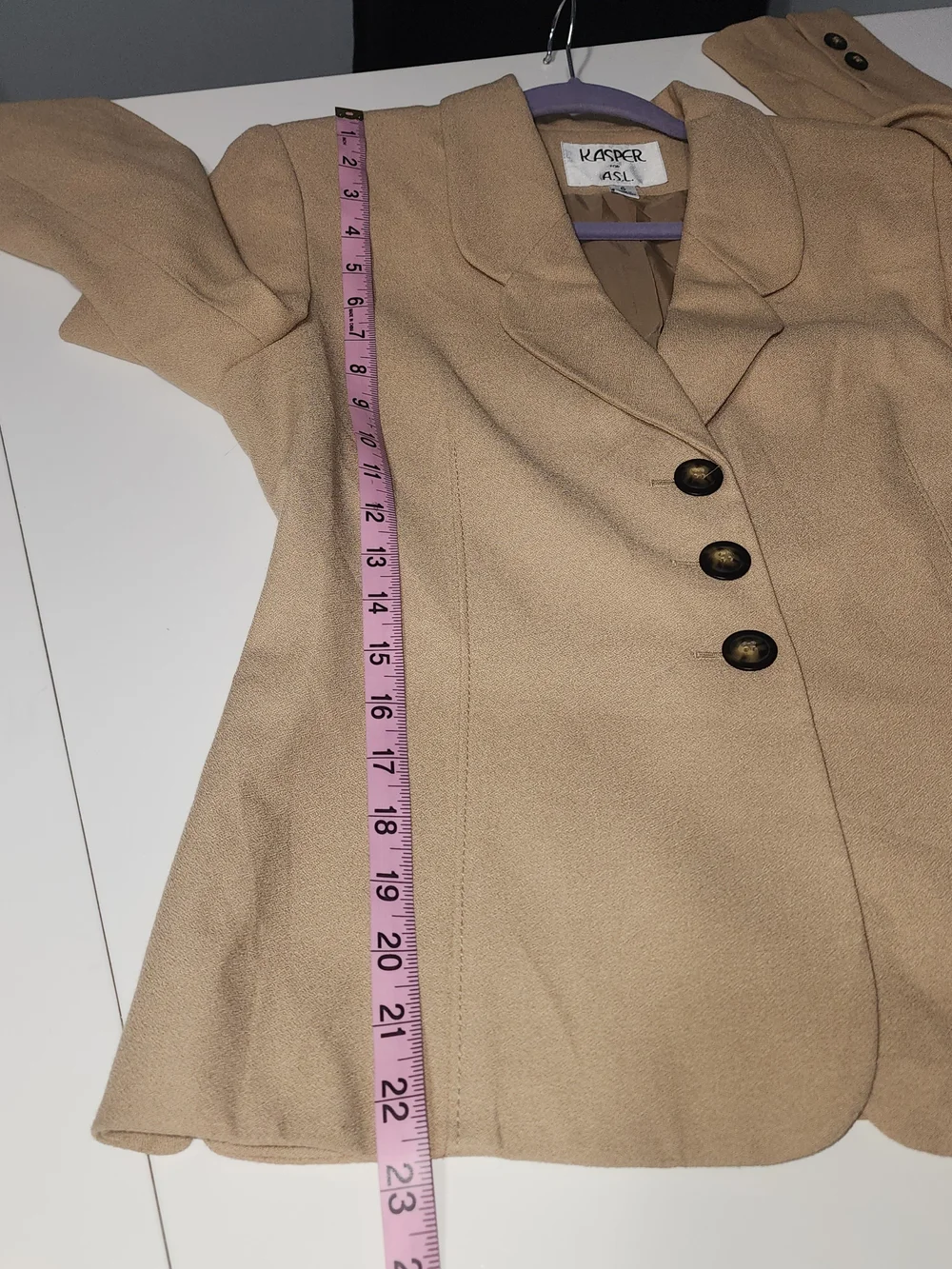 Kasper Women's Beige Notch-Collar Blazer with Three Buttons Corpcore Old Money